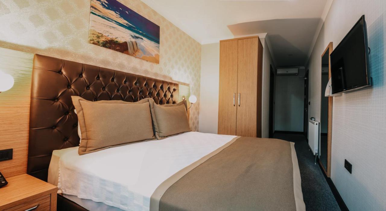 Grand Lark Otel *